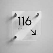 Акрилова табличка з номером на двері — "Clear" Дизайн