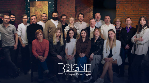 Таблички, формирующие пространство: как Bsign стал брендом нового поколения
