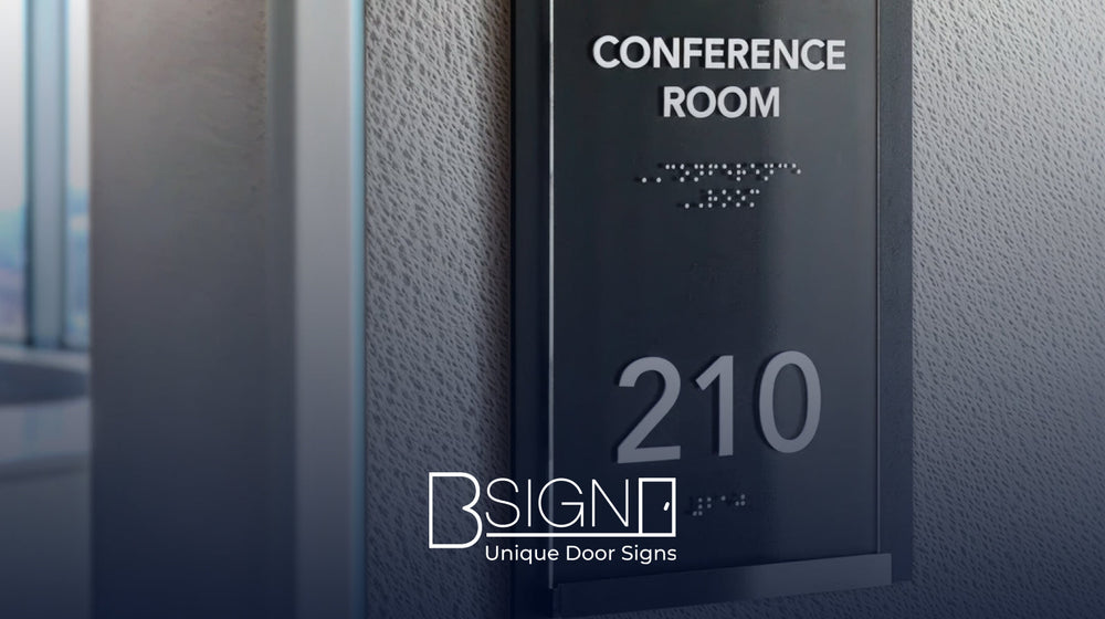 Как выбрать дверную табличку для бизнес-центра: что нужно учесть?