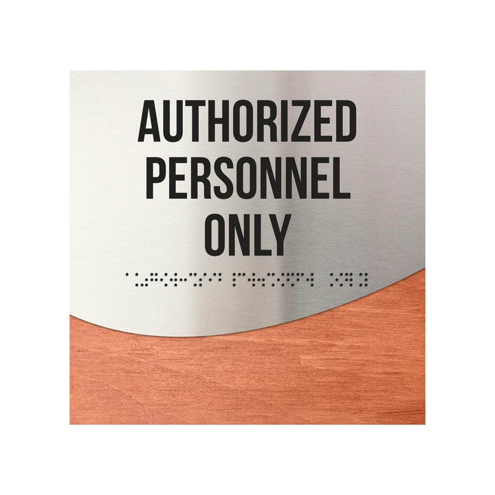 Табличка «Только для уполномоченного персонала» со шрифтом Брайля: Дерево и нержавеющая сталь — «Jure» дизайн