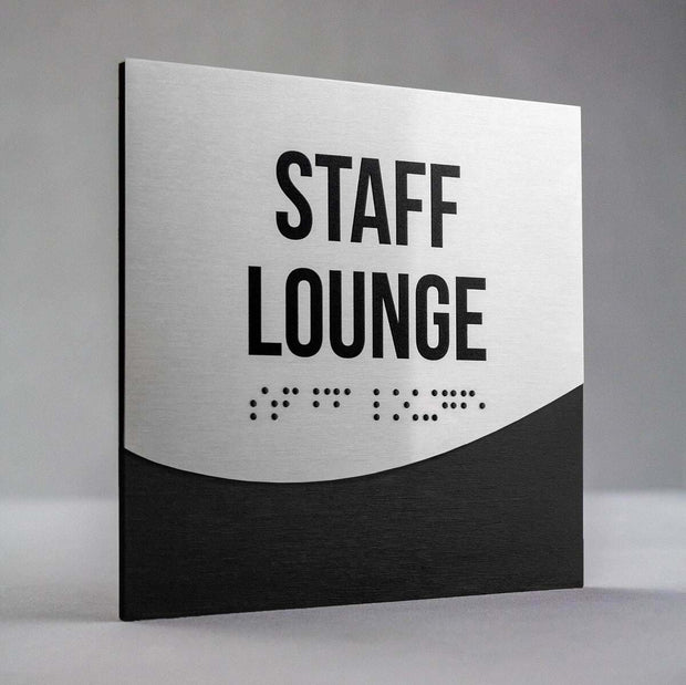 Інтер’єрна табличка Staff Lounge з металу та дерева з шрифтом Брайля